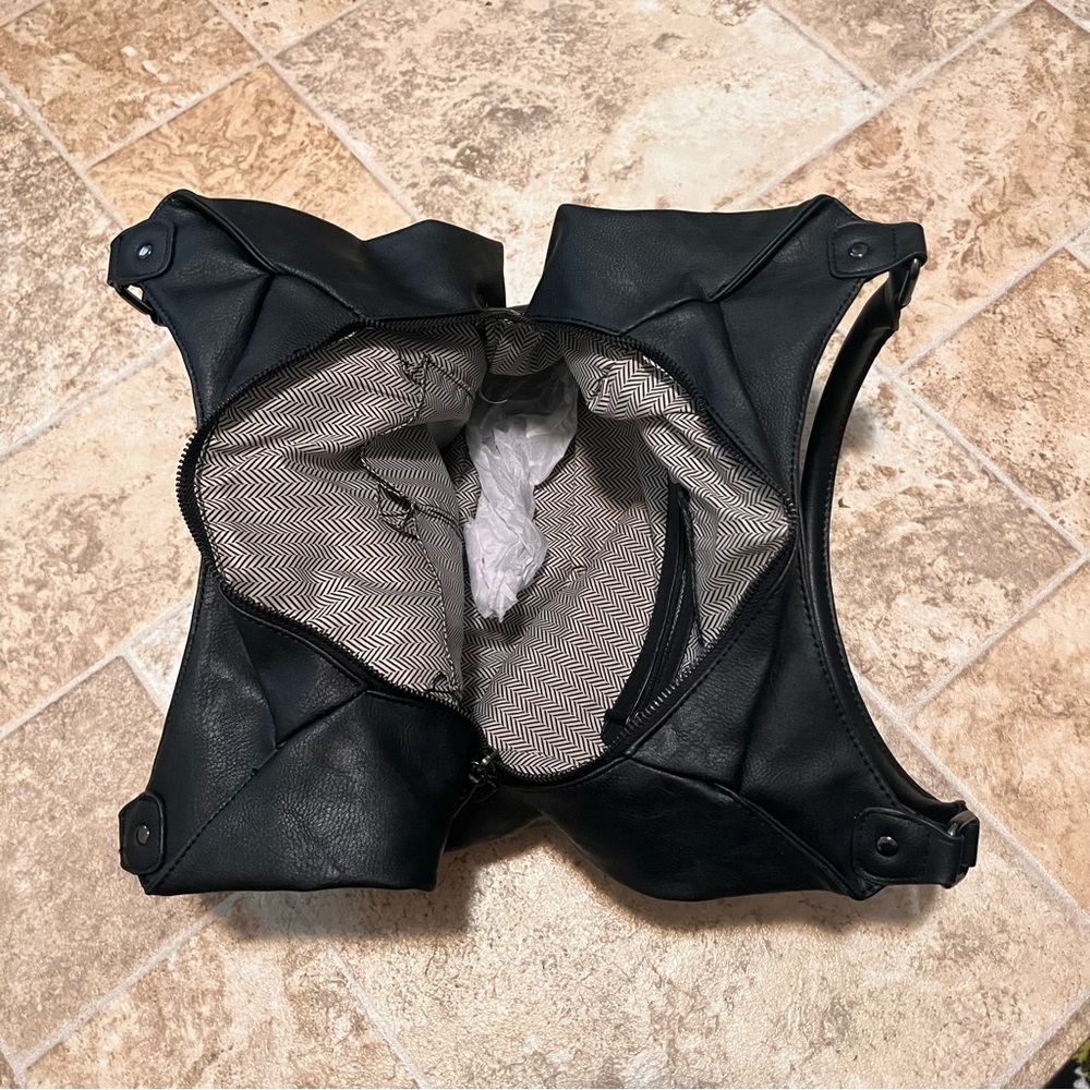 Rocker Leather Bag - Picture 2 of 3